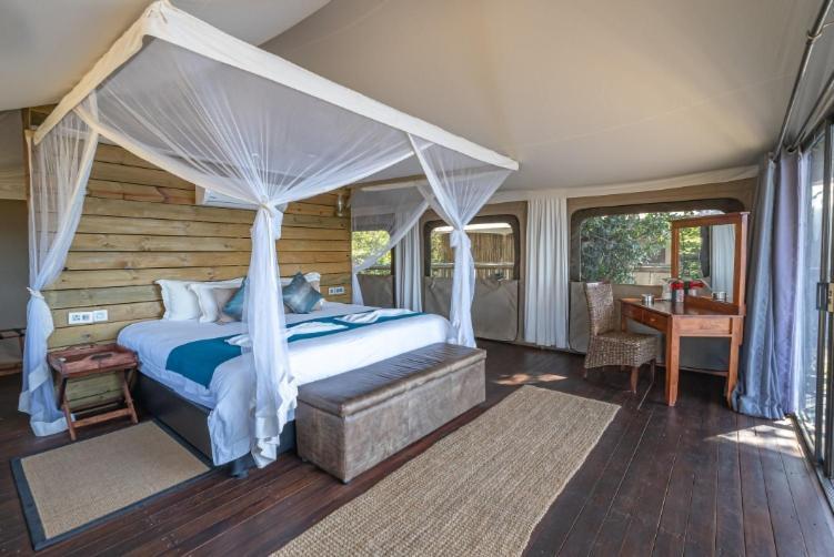 Jackalberry Chobe Hotel Kasane Ngoại thất bức ảnh