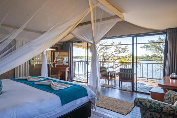 Jackalberry Chobe Hotel Kasane Ngoại thất bức ảnh