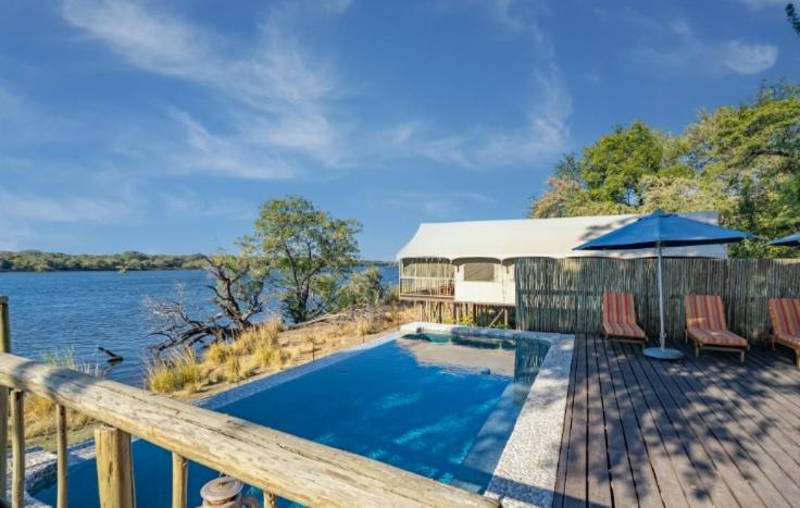 Jackalberry Chobe Hotel Kasane Ngoại thất bức ảnh