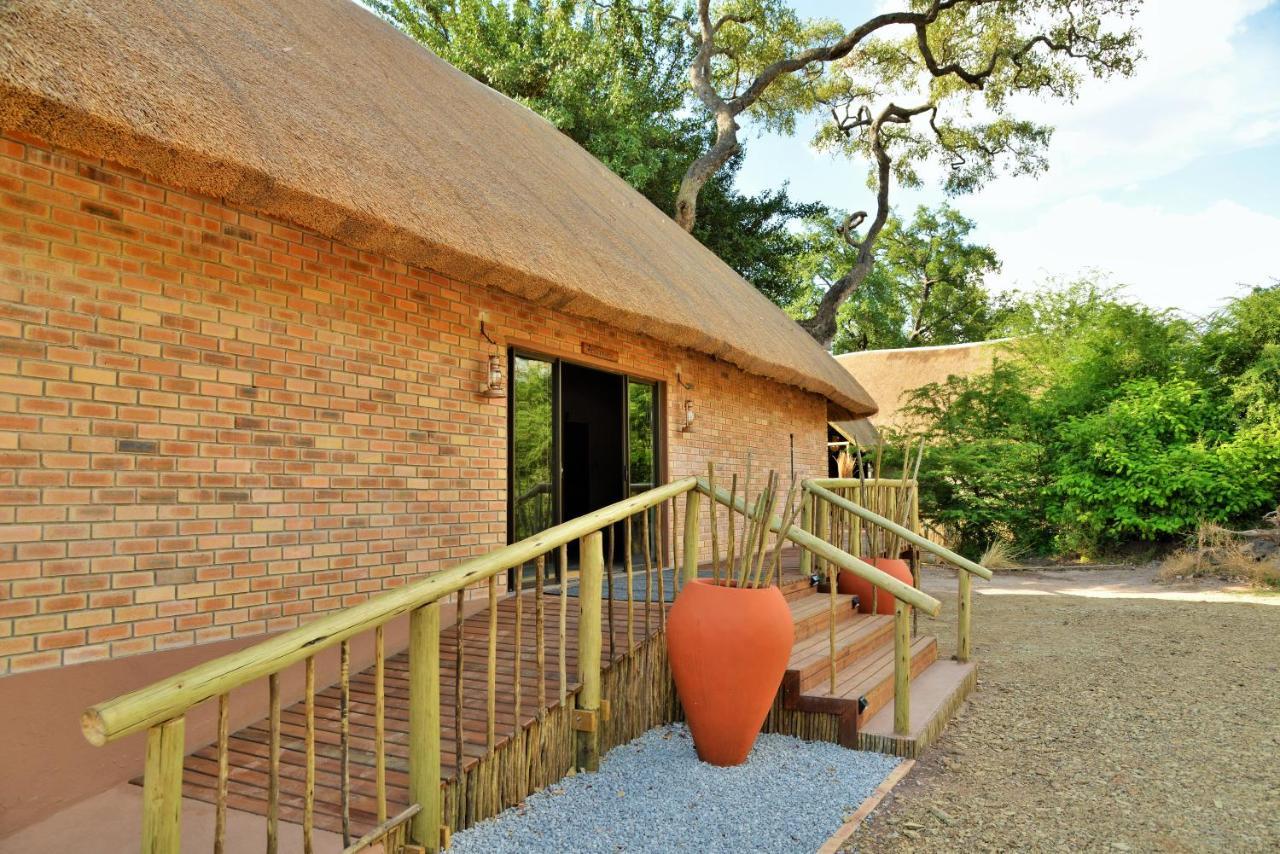 Jackalberry Chobe Hotel Kasane Ngoại thất bức ảnh